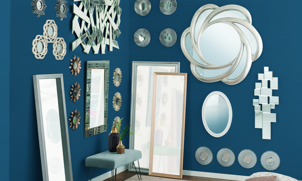 Agrupar vários espelhos pequenos vai contra a filosofia feng shui. feng shui espelhos