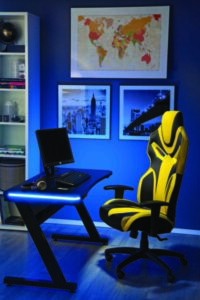 Escolha quadros e outros itens decorativos que combinem com o seu tema. decoração gamer