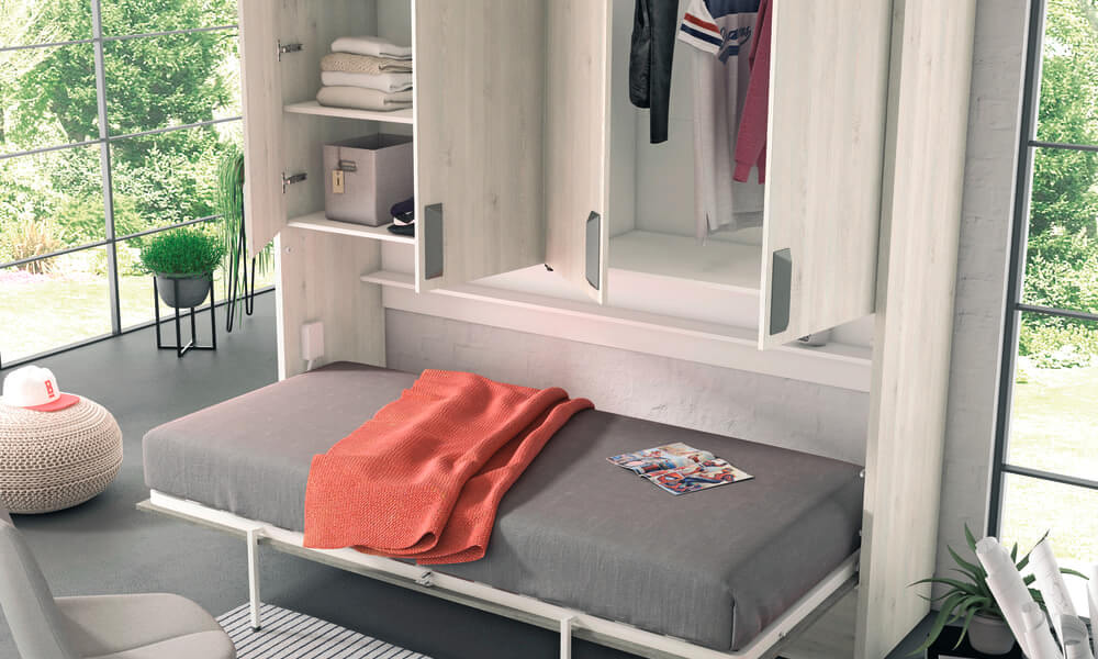 Aposte em beliches ou em móveis multifuncionais para ter uma cama adicional no quarto quarto de jovem masculino